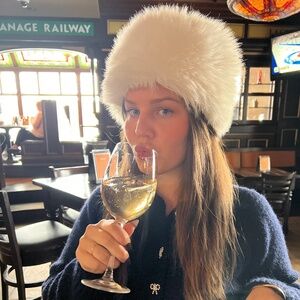 Meet your Posher, Lidia